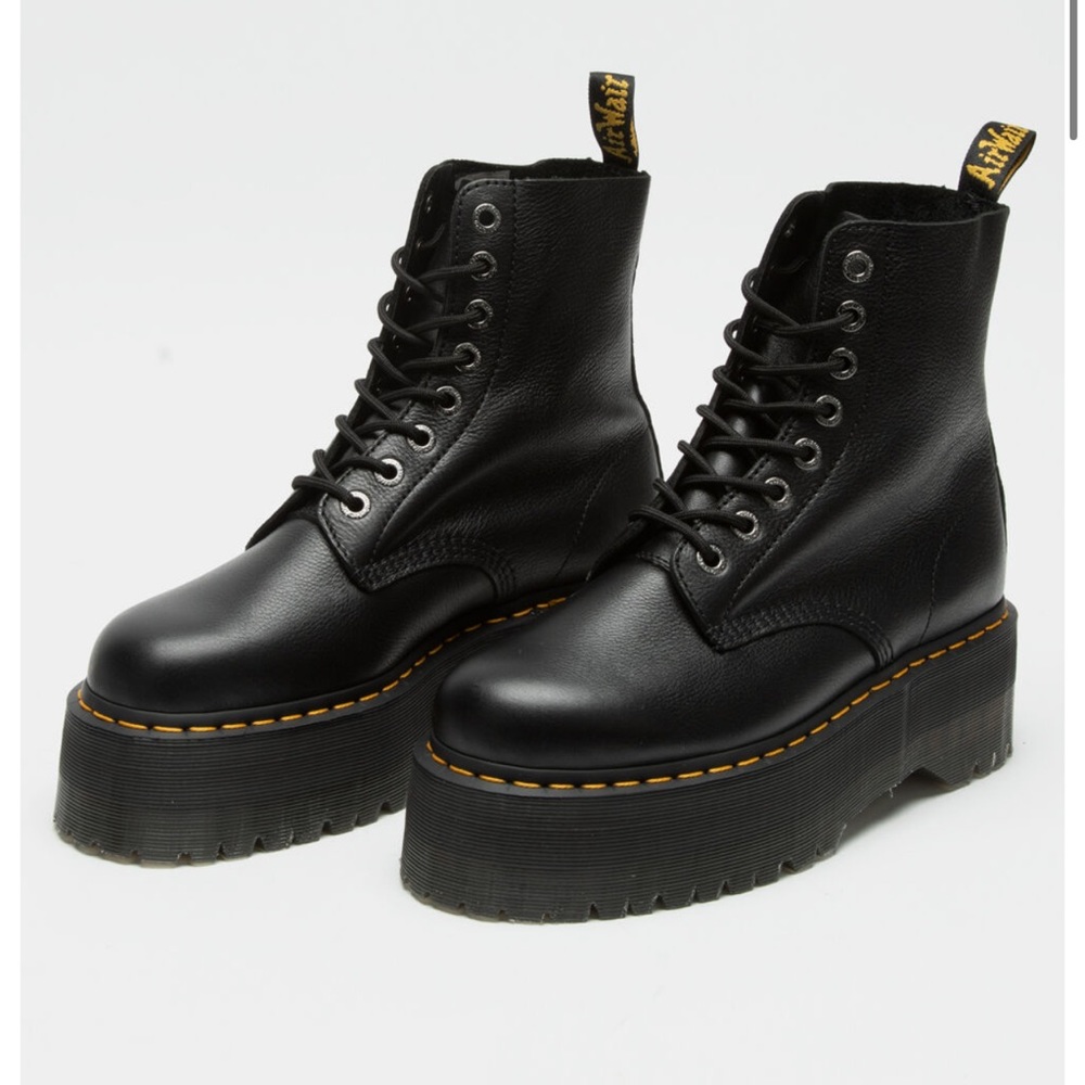 Dr. Marten size 7 1460 pascal max womens boots. Barely worn!